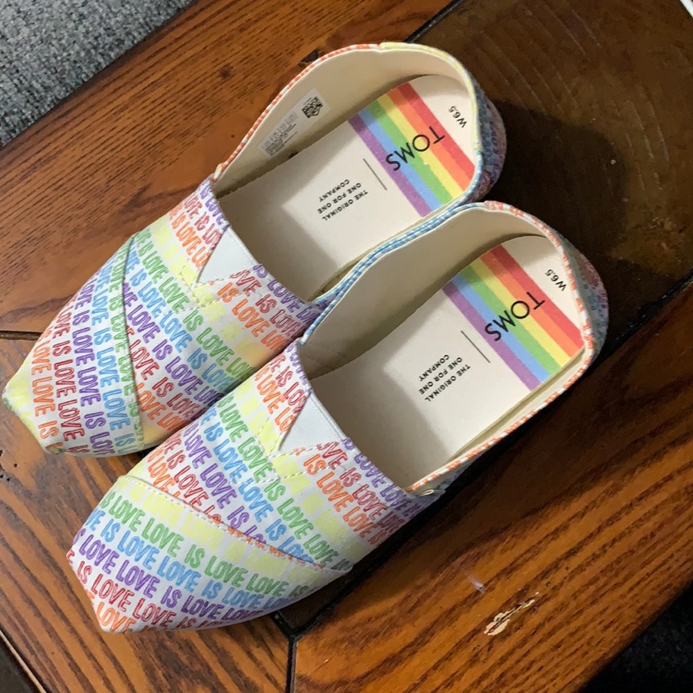Love is love Toms